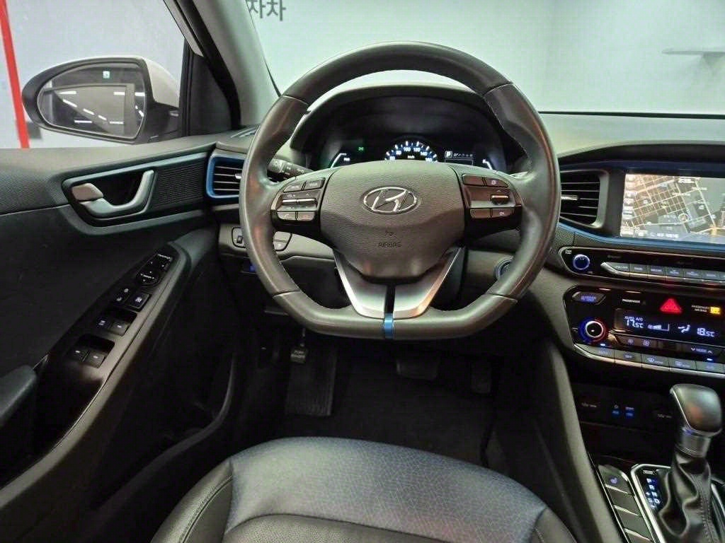 HYUNDAI Ioniq - Vista 9