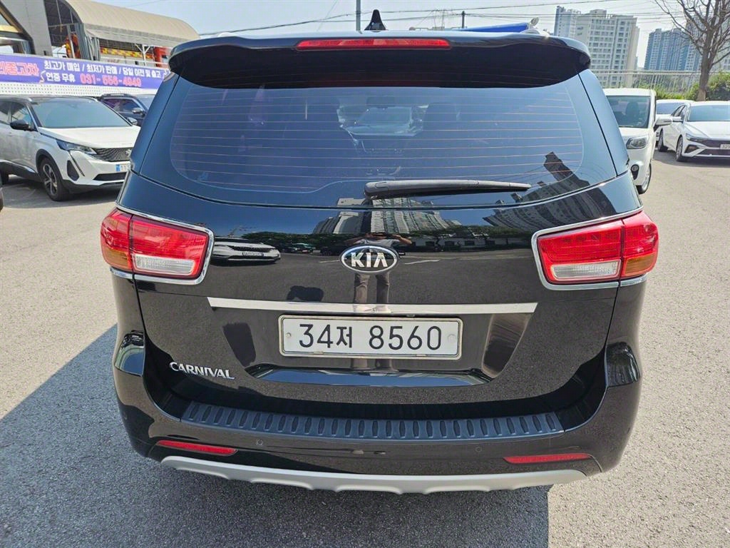 KIA Carnival - Vista 4