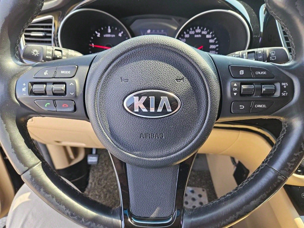 KIA Carnival - Vista 9