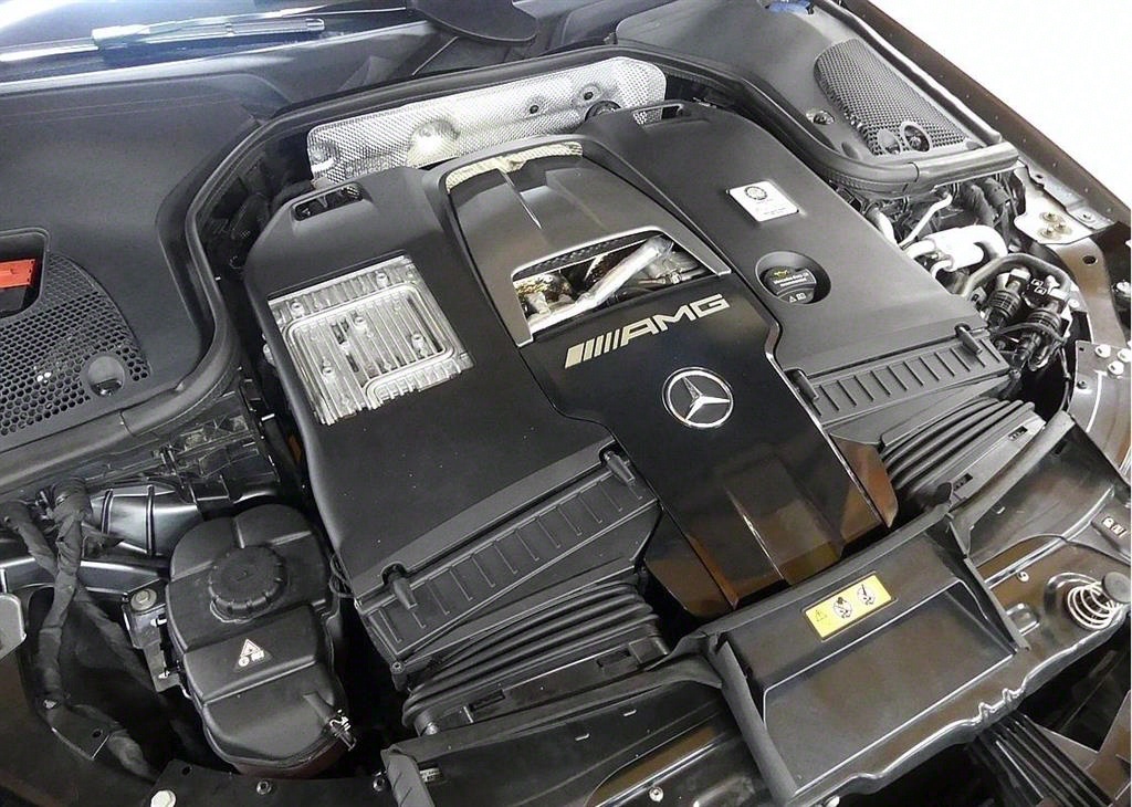 Mercedes Benz AMG GT - Vista 5