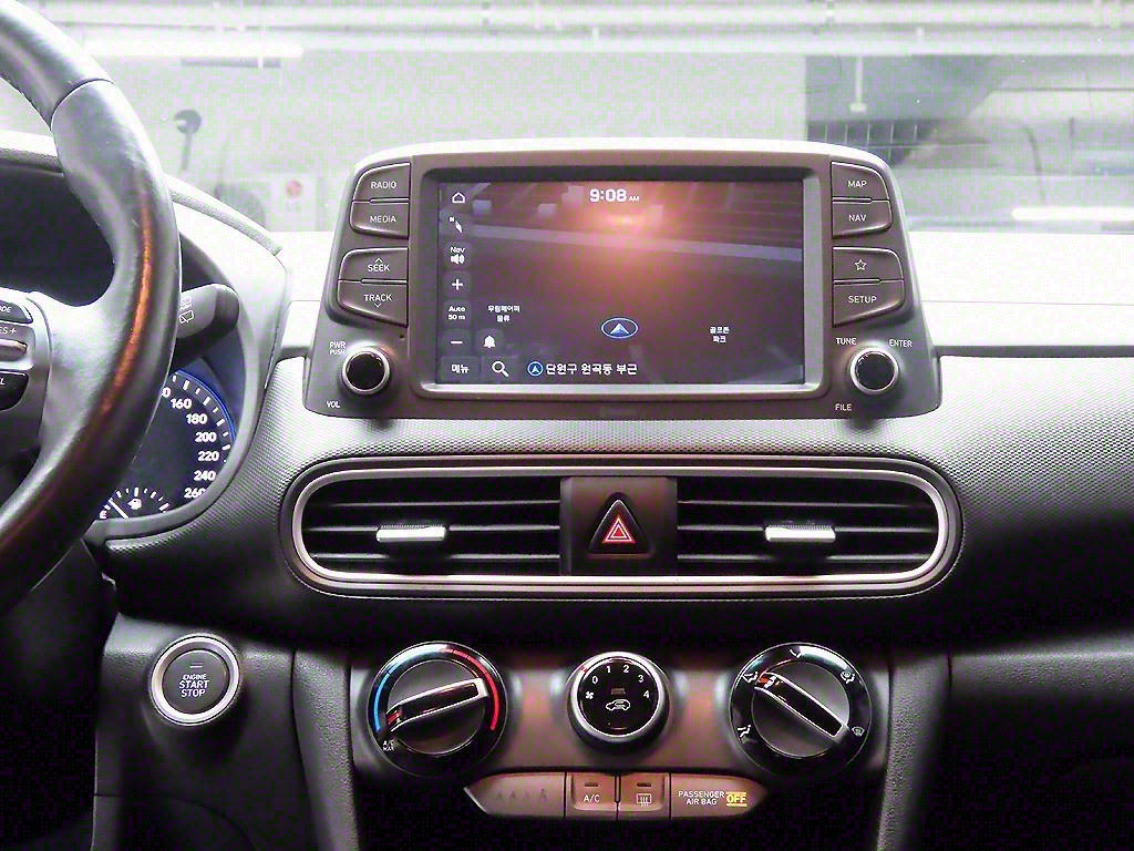 HYUNDAI Kona - Vista 9