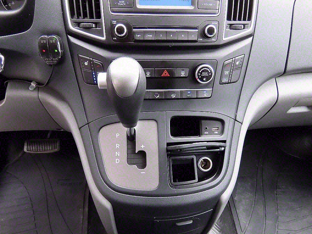 HYUNDAI Starex - Vista 11