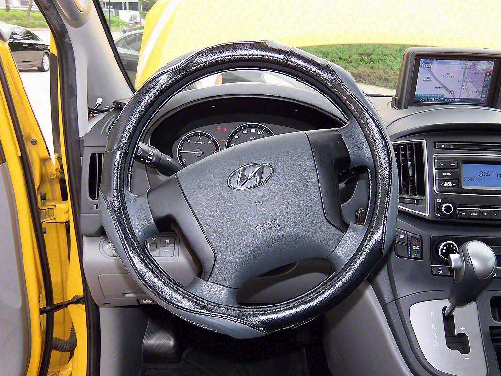 HYUNDAI Starex - Vista 9