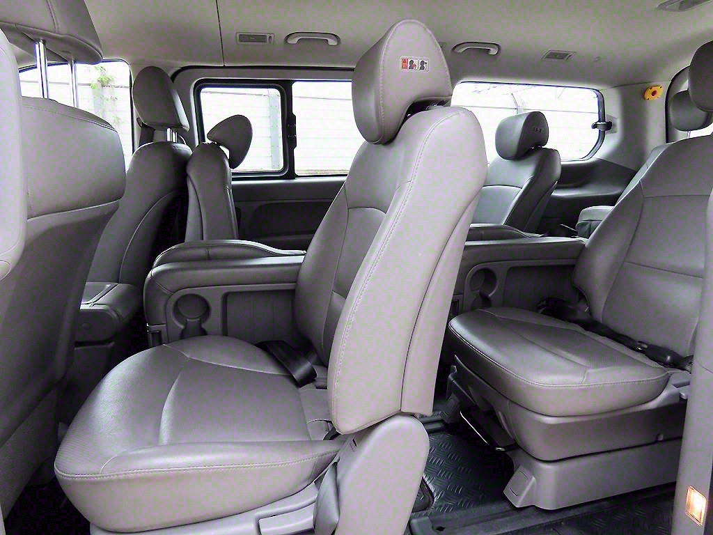 HYUNDAI Starex - Vista 6
