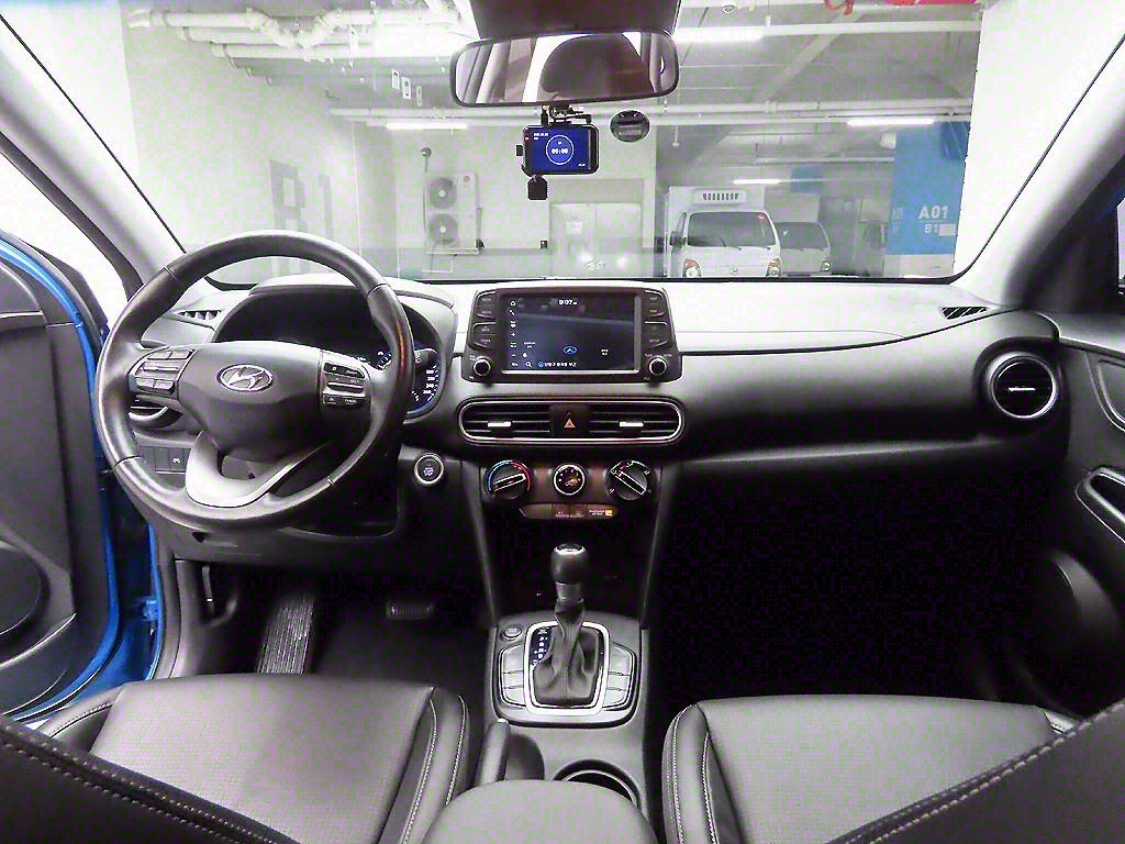 HYUNDAI Kona - Vista 8