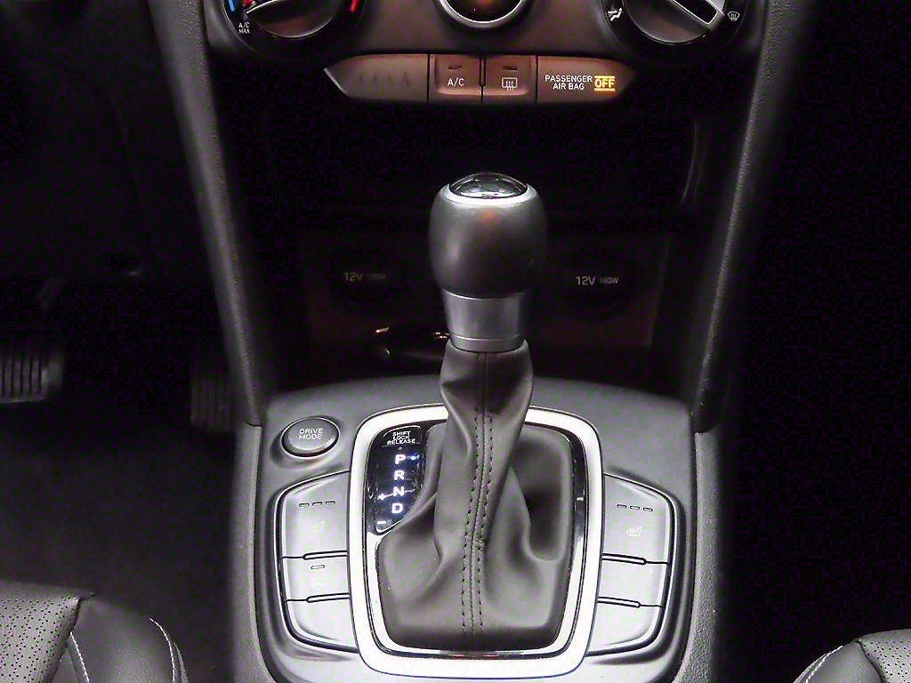 HYUNDAI Kona - Vista 10