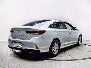 HYUNDAI Sonata - Vista 8