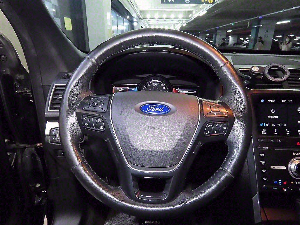 Ford Explorer - Vista 8