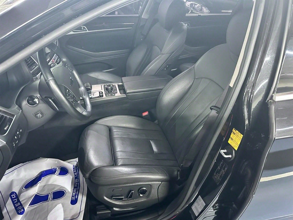 Genesis G80 - Vista 8