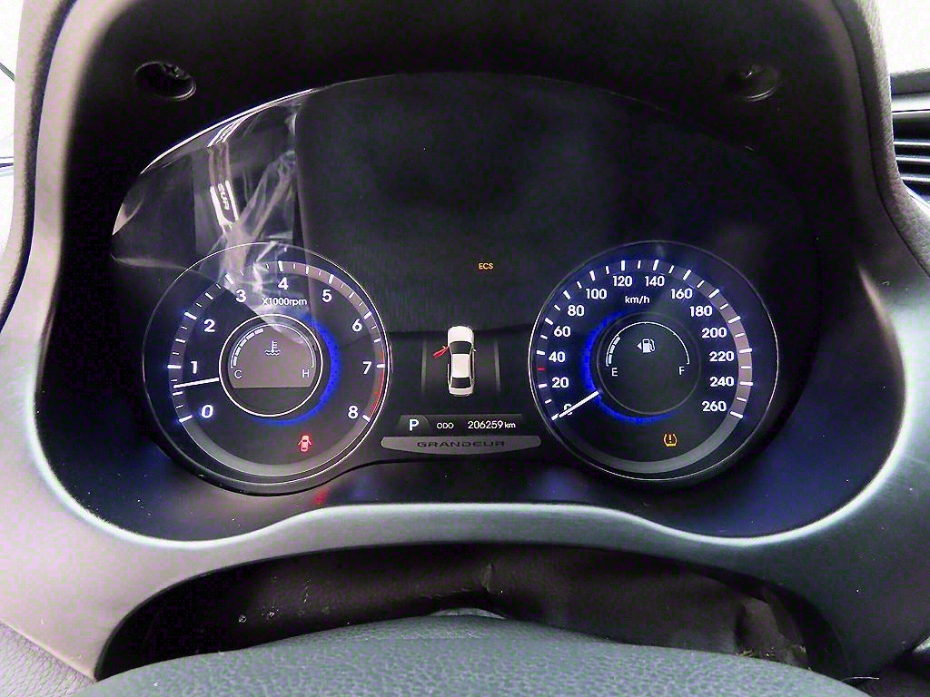 HYUNDAI Grandeur - Vista 9