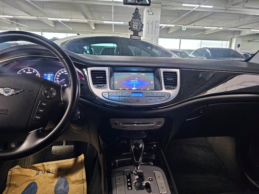 HYUNDAI Genesis - Vista 9