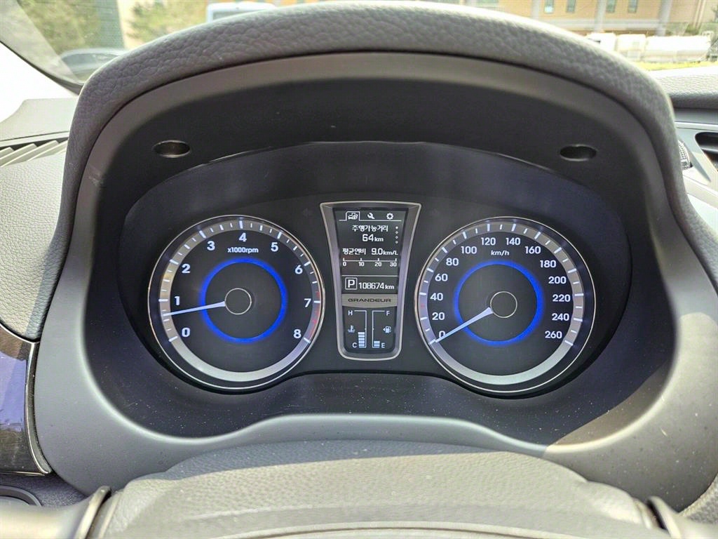 HYUNDAI Grandeur - Vista 5