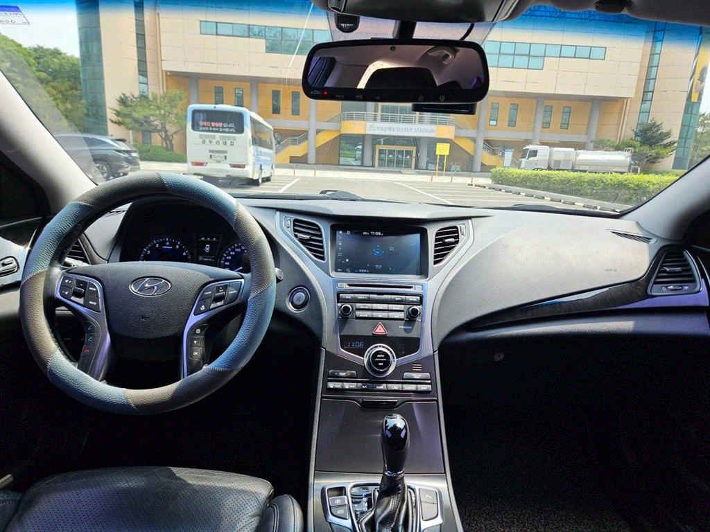 HYUNDAI Grandeur - Vista 12