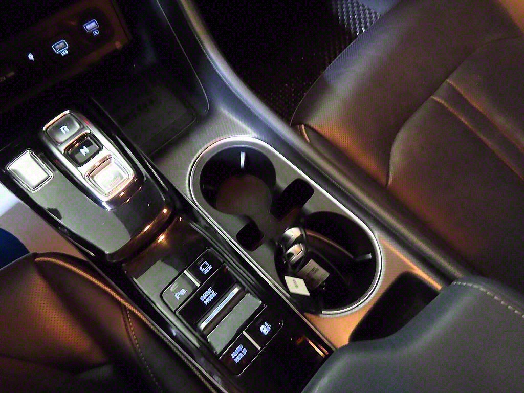 HYUNDAI Sonata - Vista 12