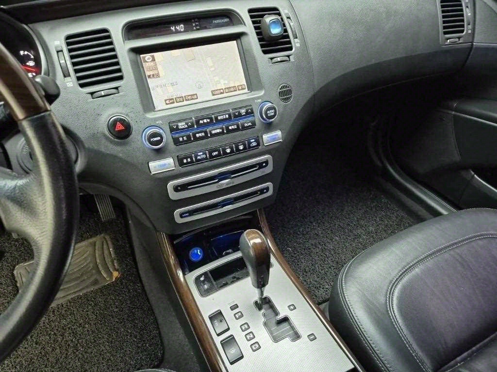 HYUNDAI Grandeur - Vista 9