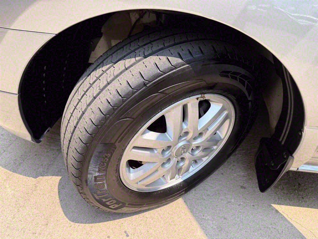 HYUNDAI Starex - Vista 8