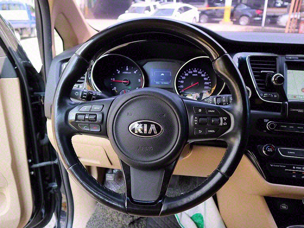 KIA Carnival 2016 Negro - Importación desde Corea - HF Imports Iquique - Foto 8