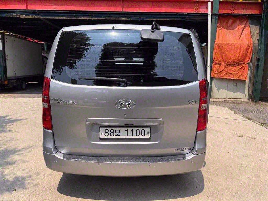 HYUNDAI Starex - Vista 4