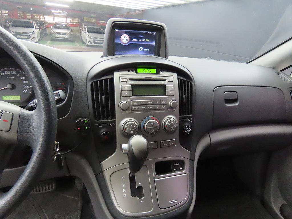 HYUNDAI Starex - Vista 11