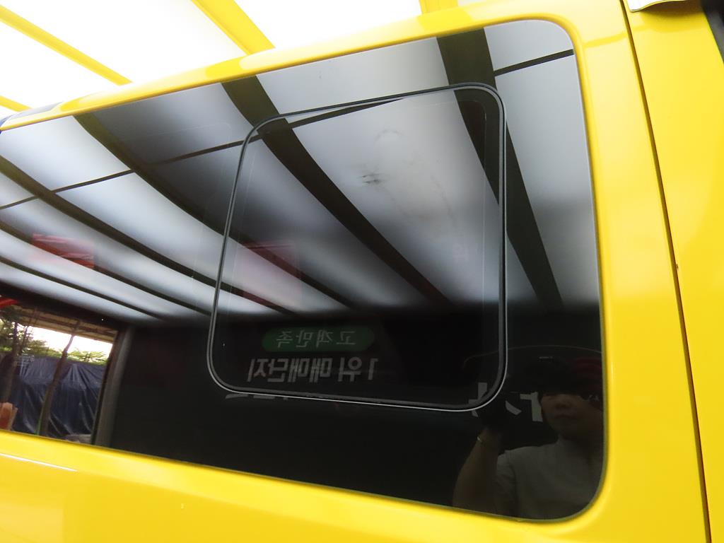 HYUNDAI Starex 2012 Amarillo - Importación desde Corea - HF Imports Iquique - Foto 18