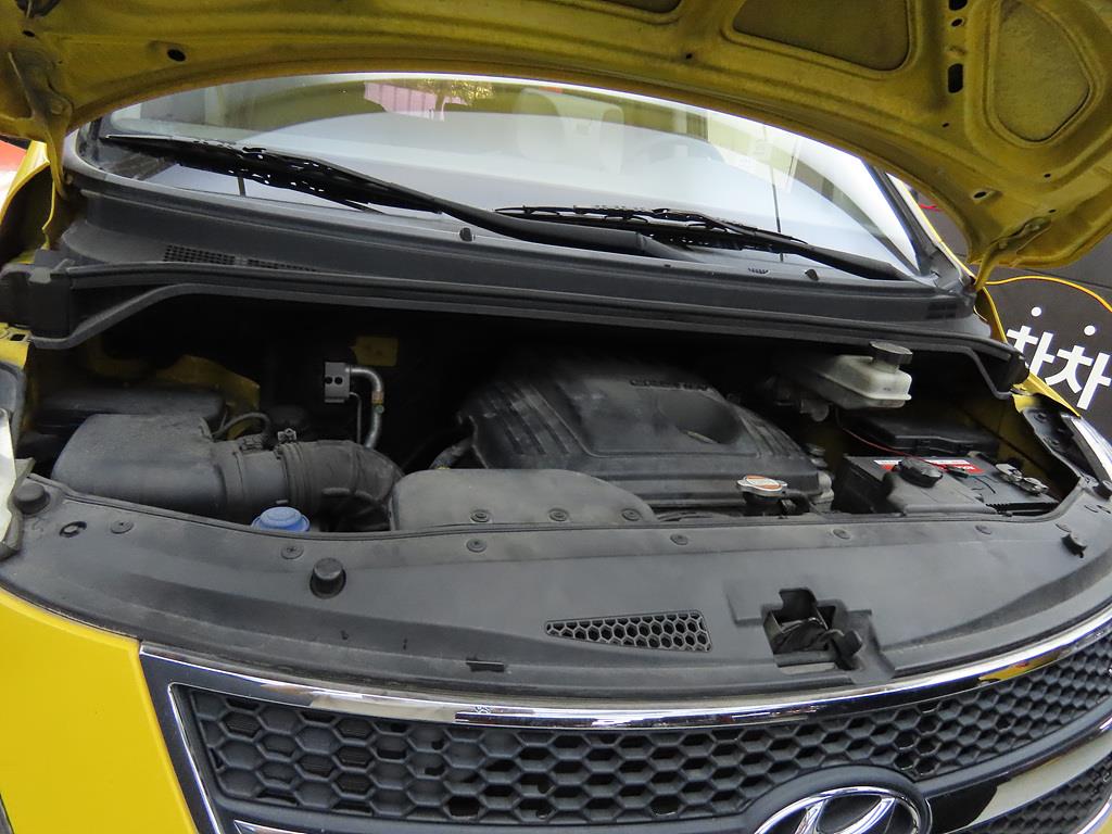 HYUNDAI Starex 2012 Amarillo - Importación desde Corea - HF Imports Iquique - Foto 19