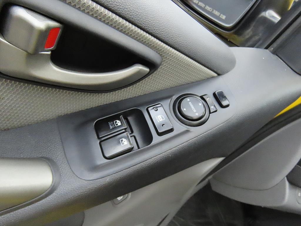 HYUNDAI Starex 2012 Amarillo - Importación desde Corea - HF Imports Iquique - Foto 13