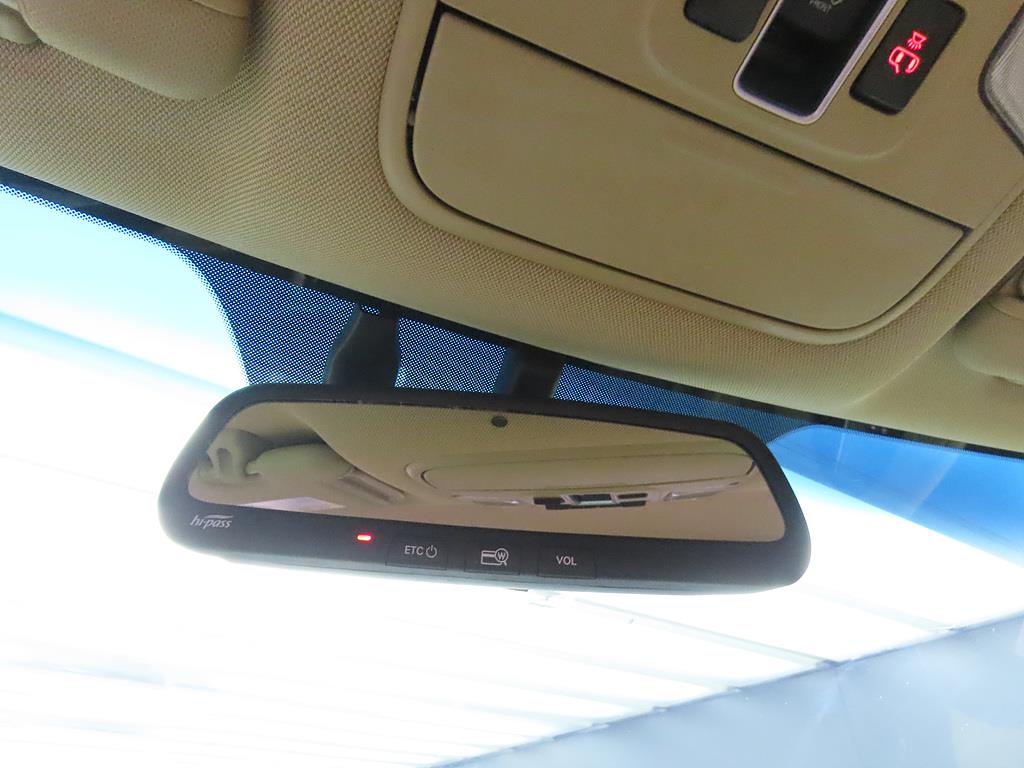 KIA Carnival - Vista 12