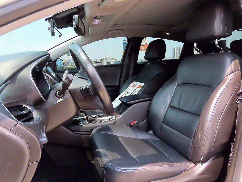 Chevrolet Malibu - Vista 5