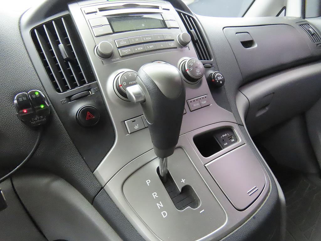 HYUNDAI Starex - Vista 12