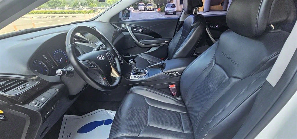 HYUNDAI Grandeur - Vista 11