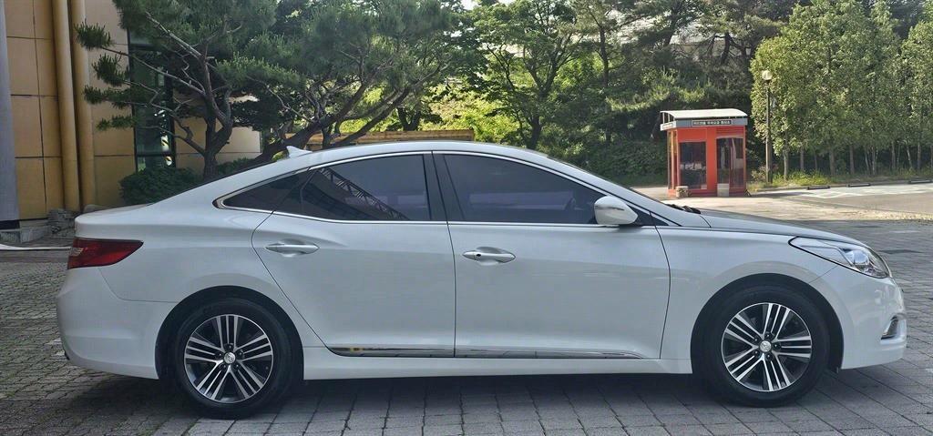 HYUNDAI Grandeur - Vista 5