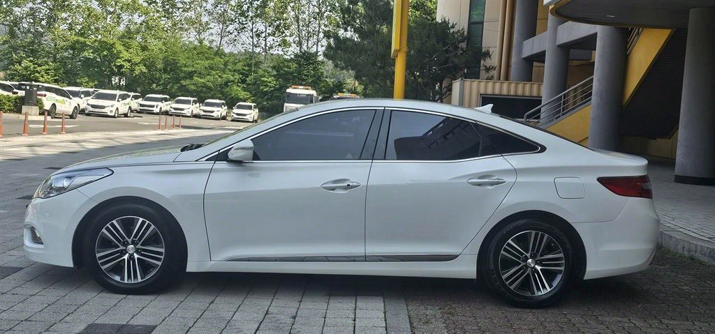 HYUNDAI Grandeur - Vista 6