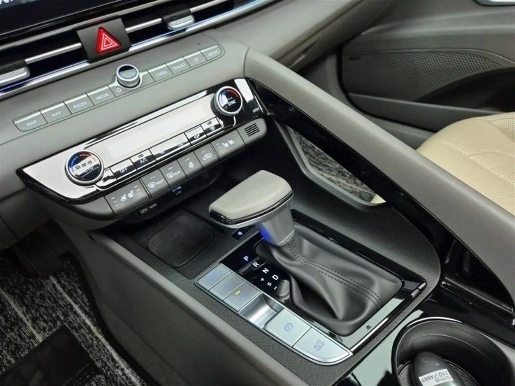 HYUNDAI Avante - Vista 8