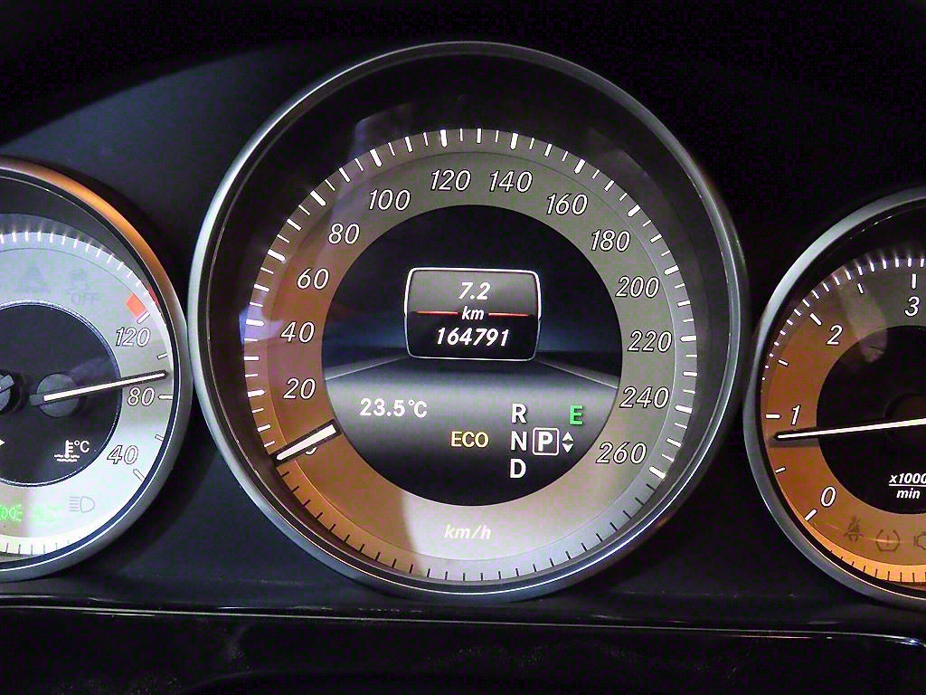 Mercedes Benz E class - Vista 9