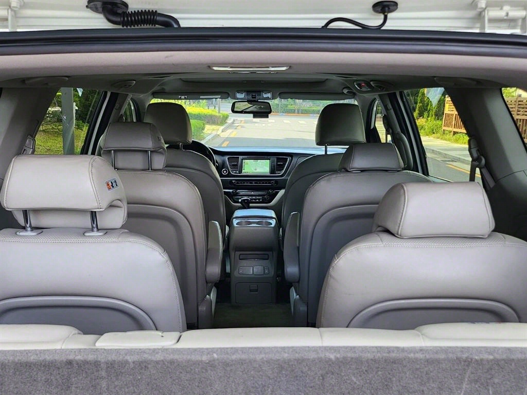 KIA Carnival - Vista 7