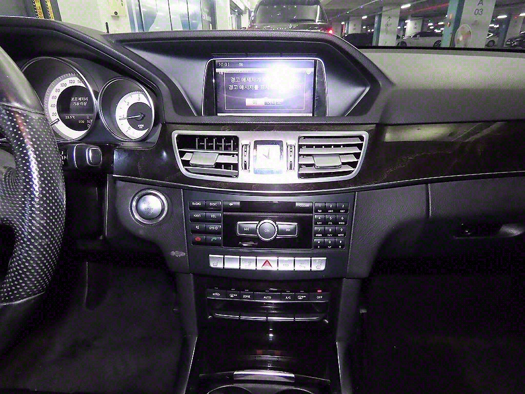 Mercedes Benz E class - Vista 11