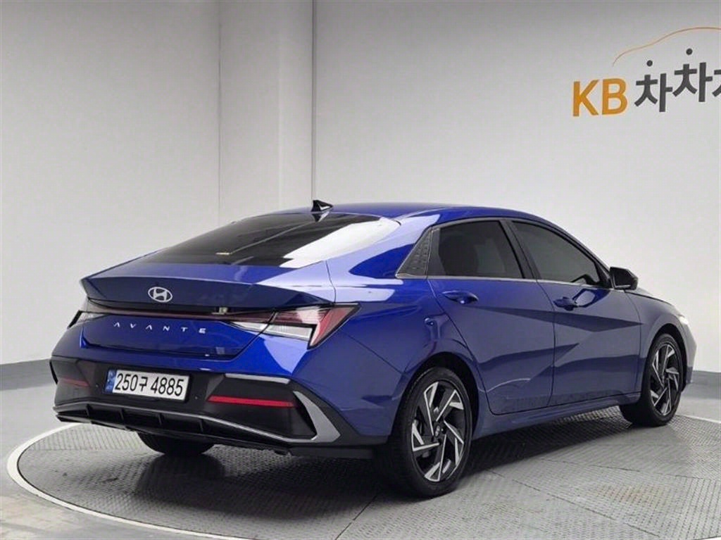 HYUNDAI Avante - Vista 4