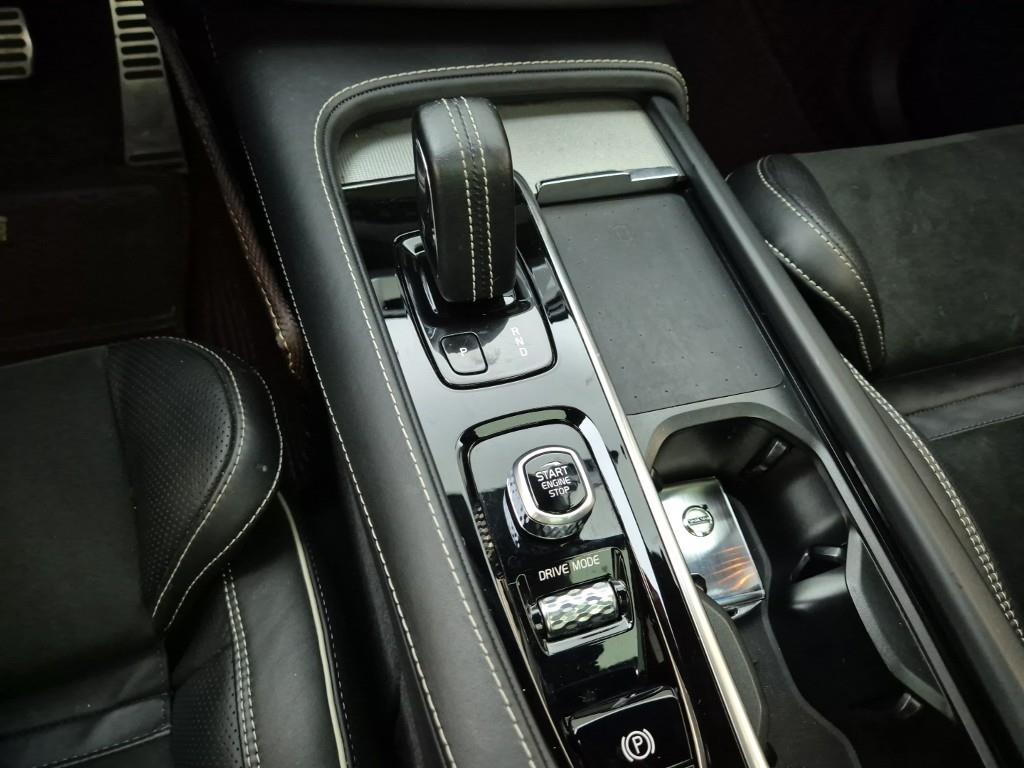 Volvo XC90 - Vista 8