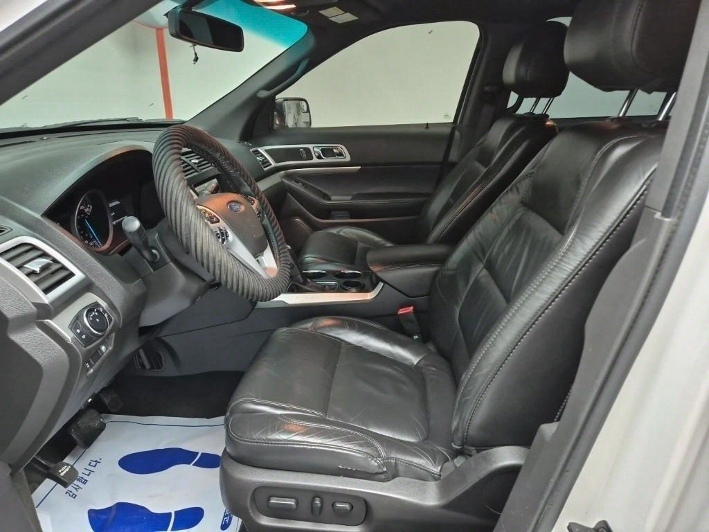 Ford Explorer - Vista 11