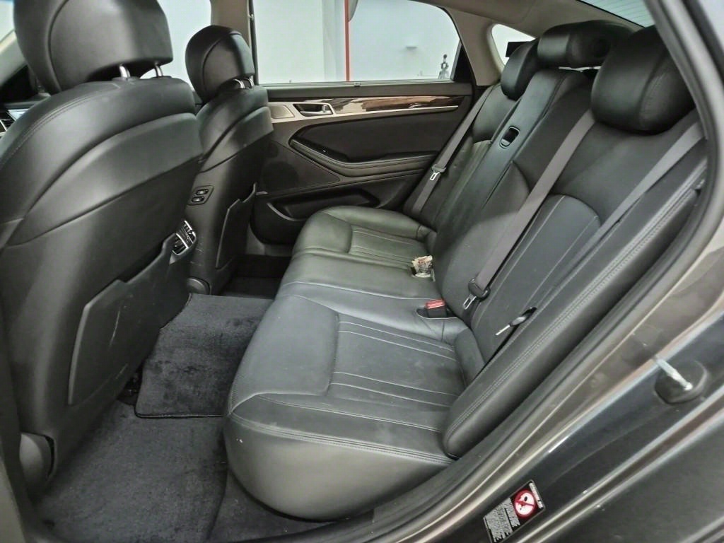 Genesis G80 - Vista 12