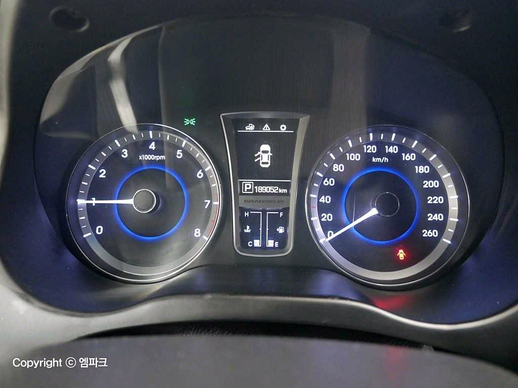 HYUNDAI Grandeur - Vista 7