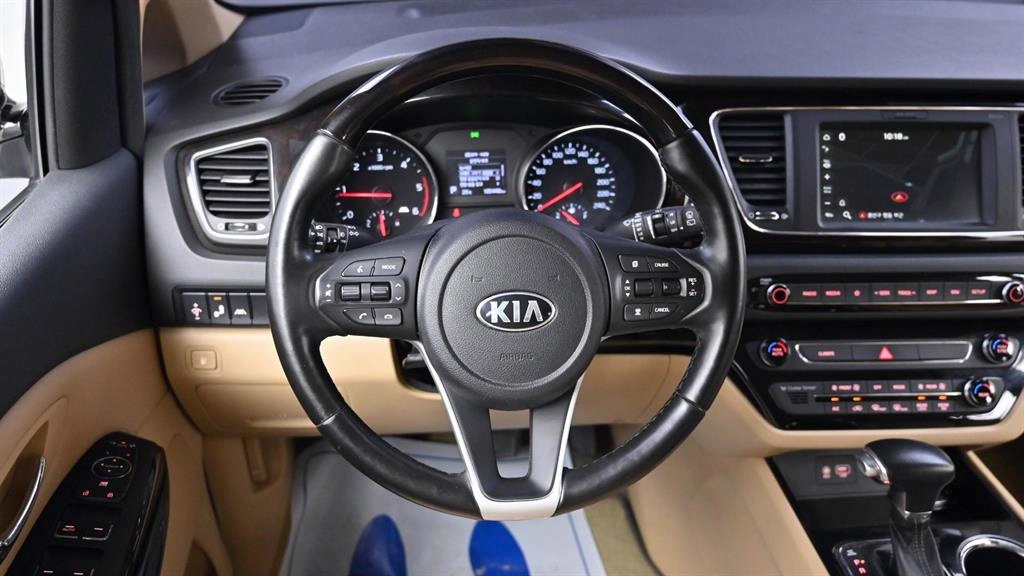 KIA Carnival - Vista 9