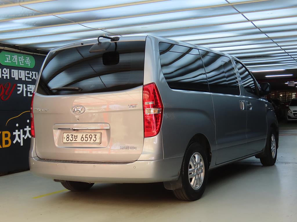 HYUNDAI Starex - Vista 4