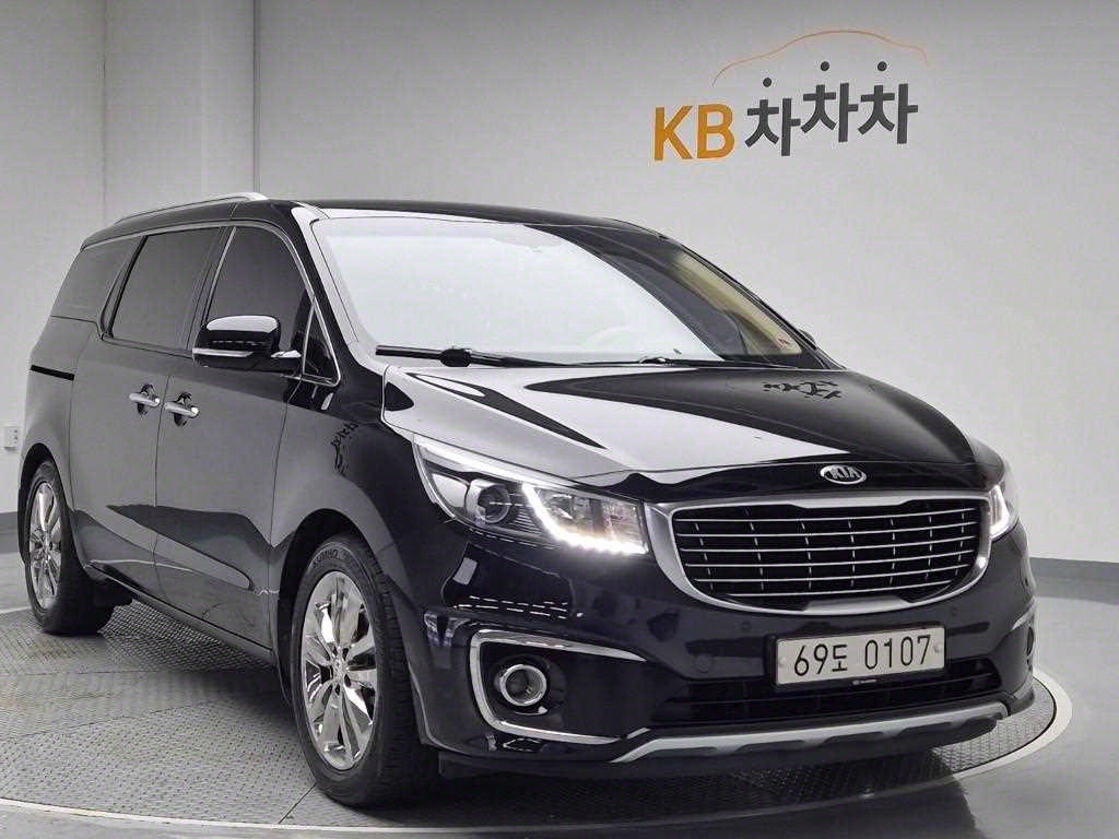KIA Carnival - Vista 4