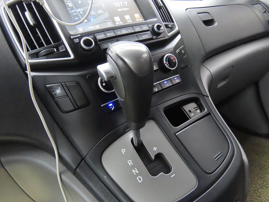 HYUNDAI Starex - Vista 11