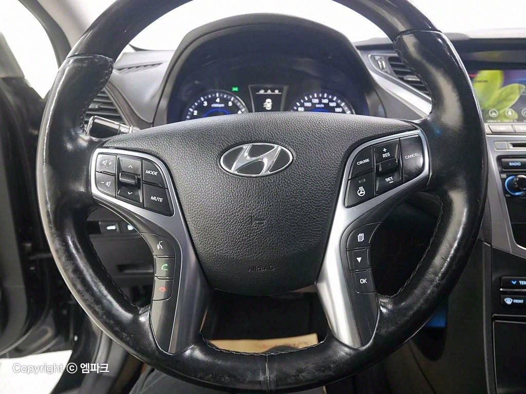 HYUNDAI Grandeur - Vista 8