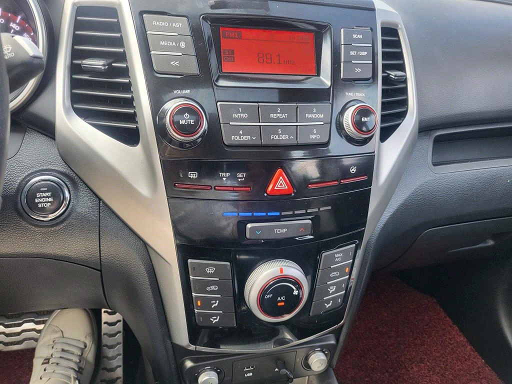 Ssangyong Tivoli - Vista 7