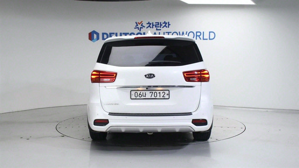 KIA Carnival - Vista 4