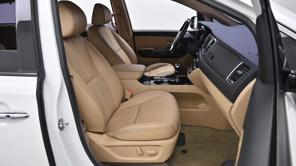 KIA Carnival - Vista 7