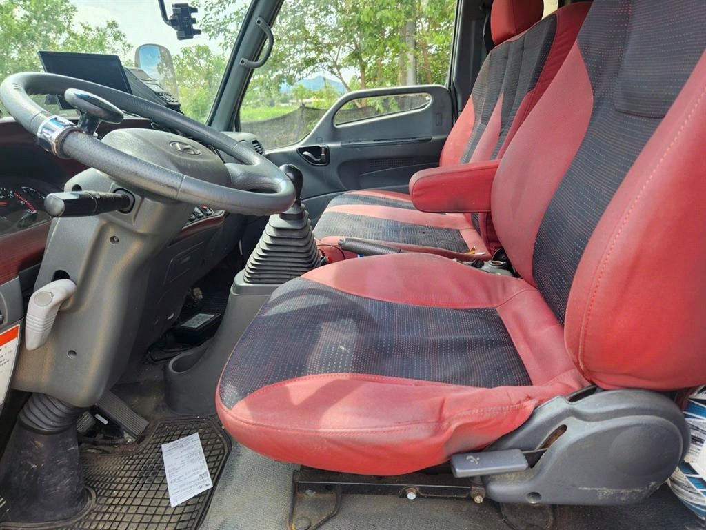 medium and large cargo truck - Vista 11